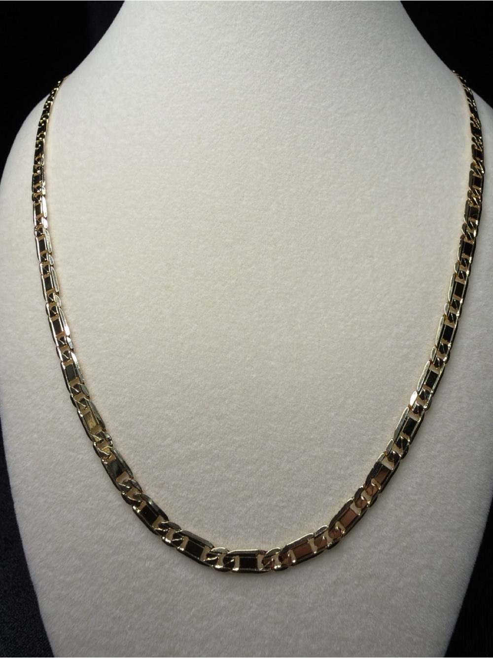 24in 4.3MM Mariner Link 14K Premium Finish. Timeless piece. Brand New